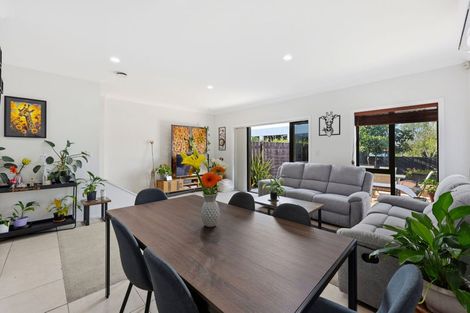 Photo of property in 118 Huntington Drive, Huntington Park, Auckland, 2013