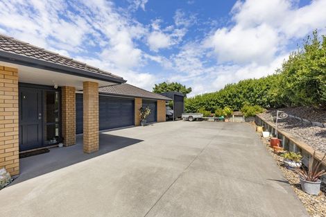 Photo of property in 15 Gavinike Place, Waimauku, 0812