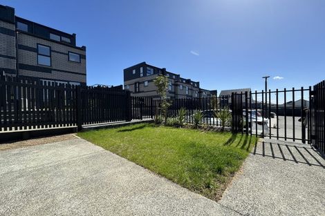 Photo of property in 39 Travis View Drive, Fairview Heights, Auckland, 0632