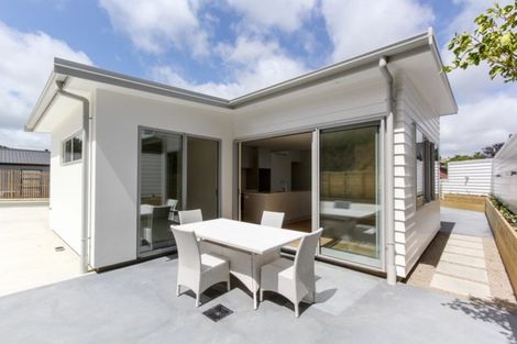 Photo of property in 4 Mackillop Way, Brooklands, New Plymouth, 4310