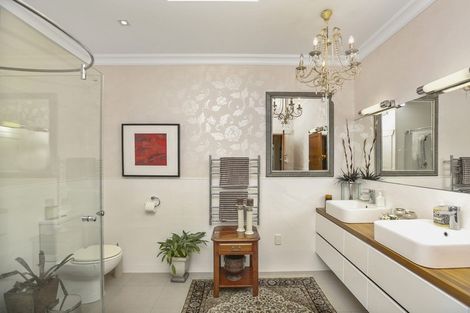 Photo of property in 15a Glen Almond Street, New Plymouth, 4310