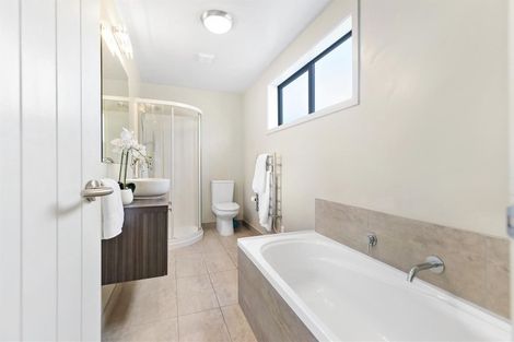 Photo of property in 12 Mystery Grove, Lake Hayes, Queenstown, 9304