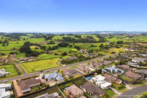 Photo of property in 32 Grace James Road, Pukekohe, 2120