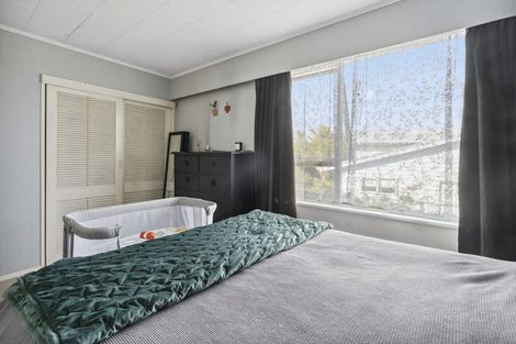 Photo of property in 114 Gloaming Hill, Titahi Bay, Porirua, 5022