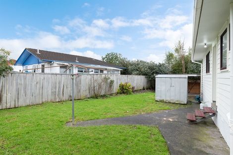 Photo of property in 27 Larissa Avenue, Henderson, Auckland, 0610