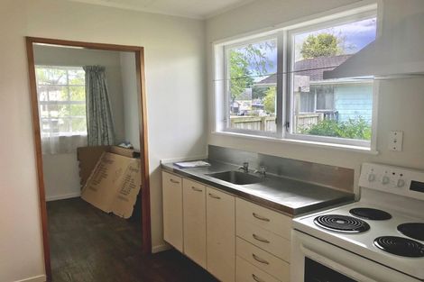 Photo of property in 100 Hillcrest Road, Papatoetoe, Auckland, 2025