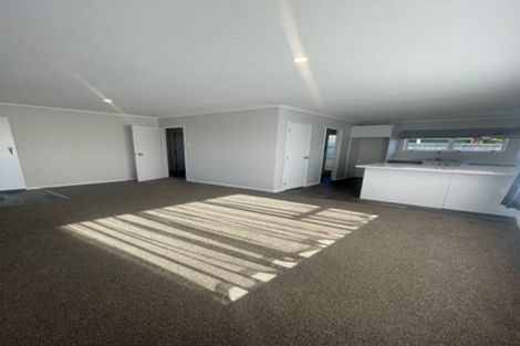Photo of property in 1/8 Darlington Place, Glendene, Auckland, 0602