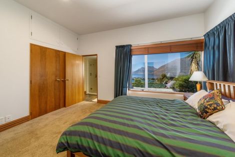 Photo of property in 10 Peregrine Place, Queenstown, 9300