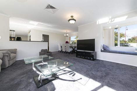 Photo of property in 6 Applemoors Way, Riverhead, 0820