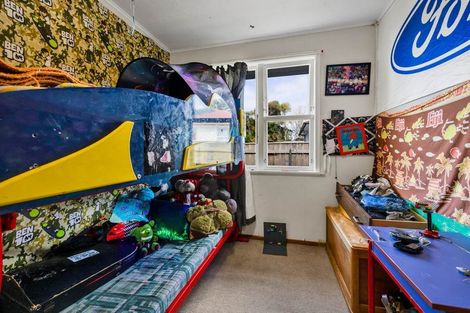 Photo of property in 6 Charles Major Place, Hawera, 4610