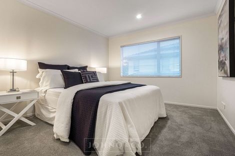 Photo of property in 82 Ngahue Drive, Stonefields, Auckland, 1072