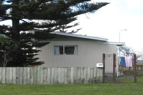 Photo of property in 2a Miro Street, Castlecliff, Whanganui, 4501