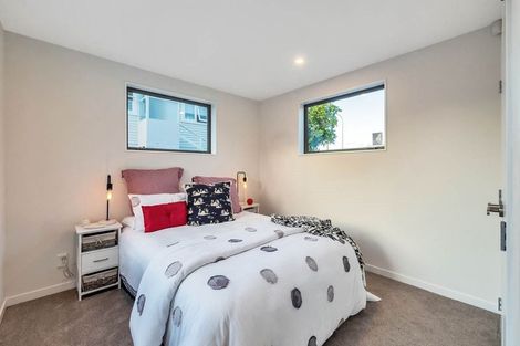 Photo of property in 1a Greville Road, Pinehill, Auckland, 0632