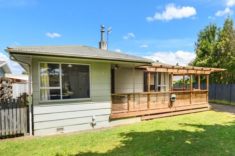 Photo of property in 16 Carter Crescent, Awapuni, Palmerston North, 4412