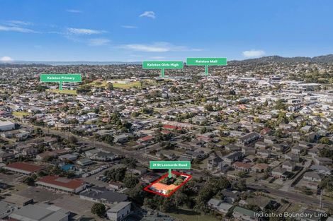 Photo of property in 21 Saint Leonards Road, Kelston, Auckland, 0602