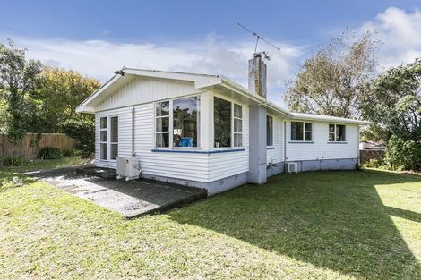 Photo of property in 38 Davidson Crescent, Tawa, Wellington, 5028