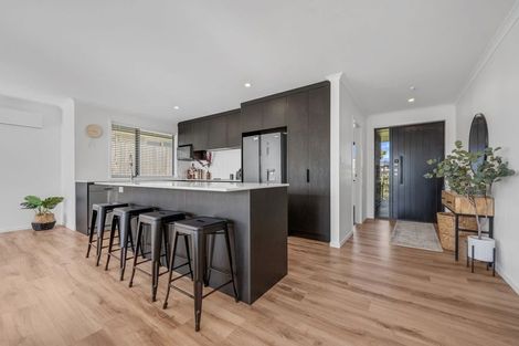 Photo of property in 13 Leathem Crescent, Pokeno, 2402