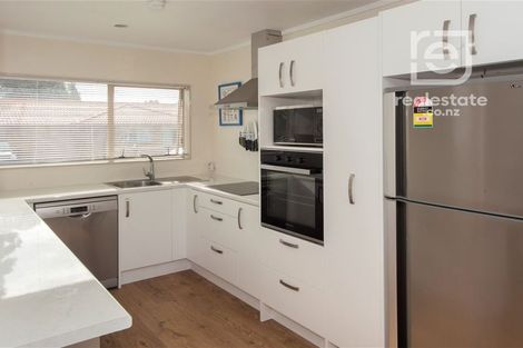 Photo of property in 28 Carlas Way, Ranui, Auckland, 0612
