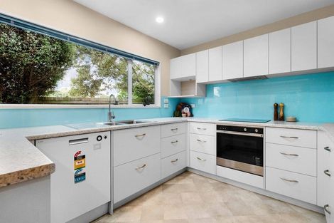 Photo of property in 4 Broadfell Avenue, Avonhead, Christchurch, 8042