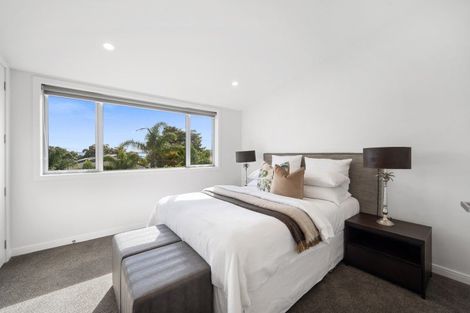 Photo of property in 27 Shelly Beach Parade, Cockle Bay, Auckland, 2014