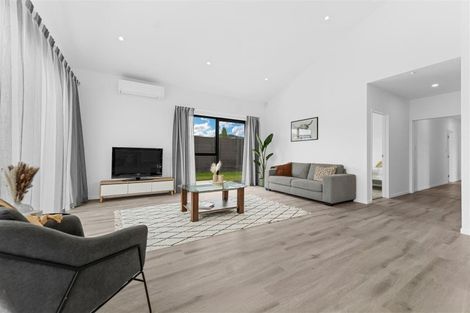 Photo of property in 28 Ferndale Drive, Kawakawa Bay, 2585