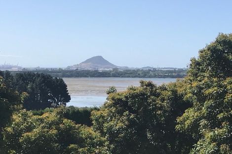 Photo of property in 1a Ngapeke Road, Welcome Bay, Tauranga, 3175