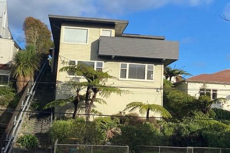 Photo of property in 11 Randwick Road, Northland, Wellington, 6012