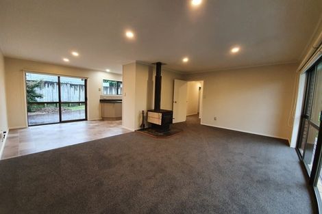 Photo of property in 23 Orinda Close, Botany Downs, Auckland, 2010