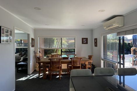 Photo of property in 8 Kindergarten Drive, Conifer Grove, Takanini, 2112