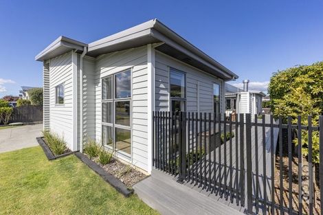 Photo of property in 11 Parlane Drive, Huapai, Kumeu, 0810