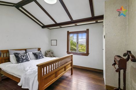 Photo of property in 261 Grounsell Crescent, Belmont, Lower Hutt, 5010