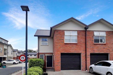 Photo of property in 8 Chiefs Court, Hamilton East, Hamilton, 3216