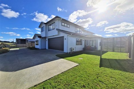 Photo of property in 168 Arran Point Parade, Orewa, 0931