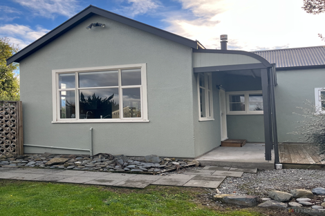 Photo of property in 35 Edinburgh Street, Waimate, 7924
