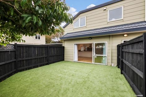 Photo of property in 2/242 Pakuranga Road, Pakuranga Heights, Auckland, 2010