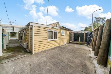 Photo of property in 19 Moores Valley Road, Wainuiomata, Lower Hutt, 5014