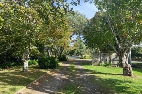 Photo of property in 435 Tararua Road, Levin, 5571