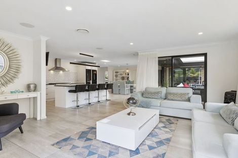 Photo of property in 17 Wautaiti Drive, Riverhead, 0820