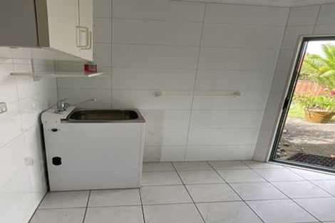 Photo of property in 12 The Mews, Shamrock Park, Auckland, 2016