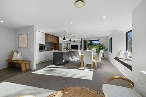 Photo of property in 8 Matau Lane, Ferndale, New Plymouth, 4310