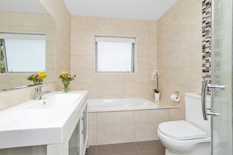 Photo of property in 46b Millen Avenue, Pakuranga, Auckland, 2010