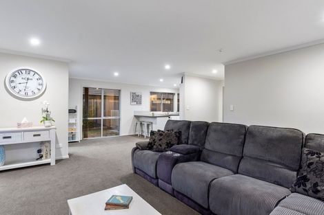 Photo of property in 22 Rainey Crescent, Papamoa Beach, Papamoa, 3118