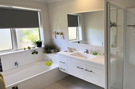 Photo of property in 36 Plover Street, One Tree Point, 0118