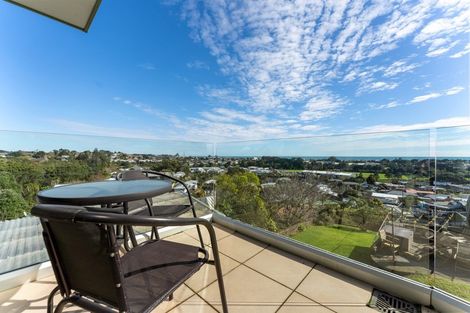 Photo of property in 3a Hillcrest Street, Glen Avon, New Plymouth, 4312