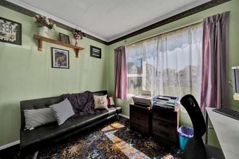 Photo of property in 61 Collingwood Street, Eltham, 4322