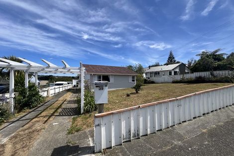 Photo of property in 39 Fantame Street, Cannons Creek, Porirua, 5024