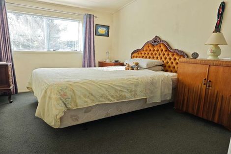 Photo of property in 1/17 Nutsey Avenue, Northcote, Auckland, 0627