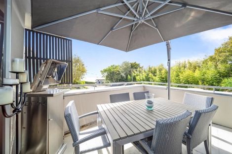 Photo of property in 44 Awanui Street, Merrilands, New Plymouth, 4312