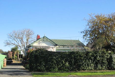 Photo of property in 39 Queenwood Road, Levin, 5510