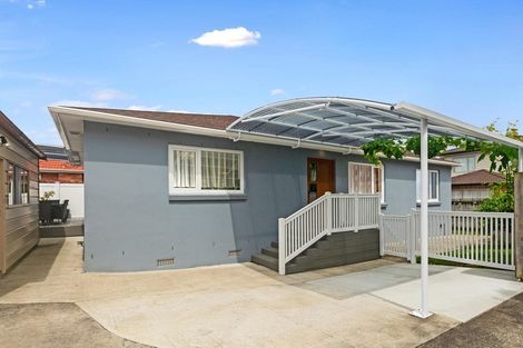 Photo of property in 80 Taikata Road, Te Atatu Peninsula, Auckland, 0610